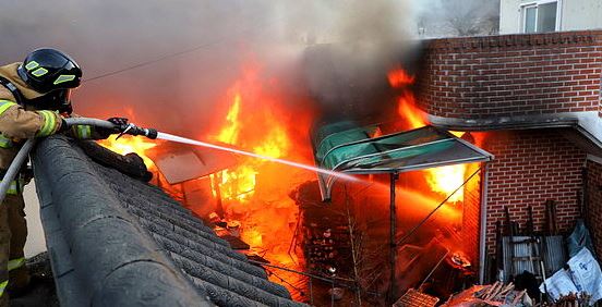 부안소방서, 겨울철 화목보일러 사용 가정 안전수칙 집중 홍보